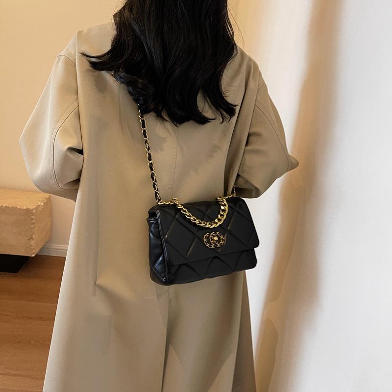 Rhombus big bag 2025 winter new trendy fashion Internet celebrity shoulder messenger bag large capacity women's chain versatile ins