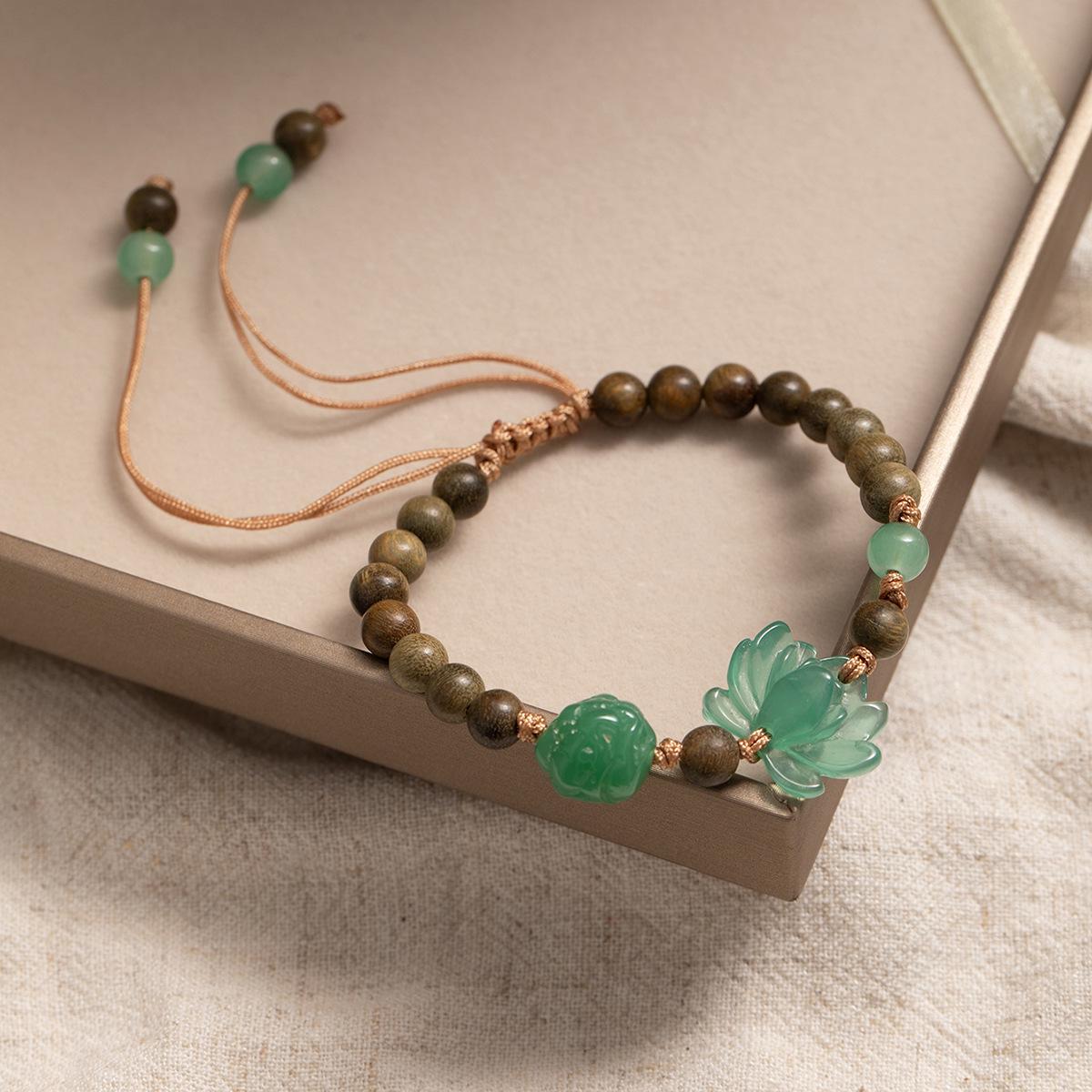 Lotus Pendant Wooden Bead Bracelet: Women s Artistic Zen Style, Elegant and Versatile.