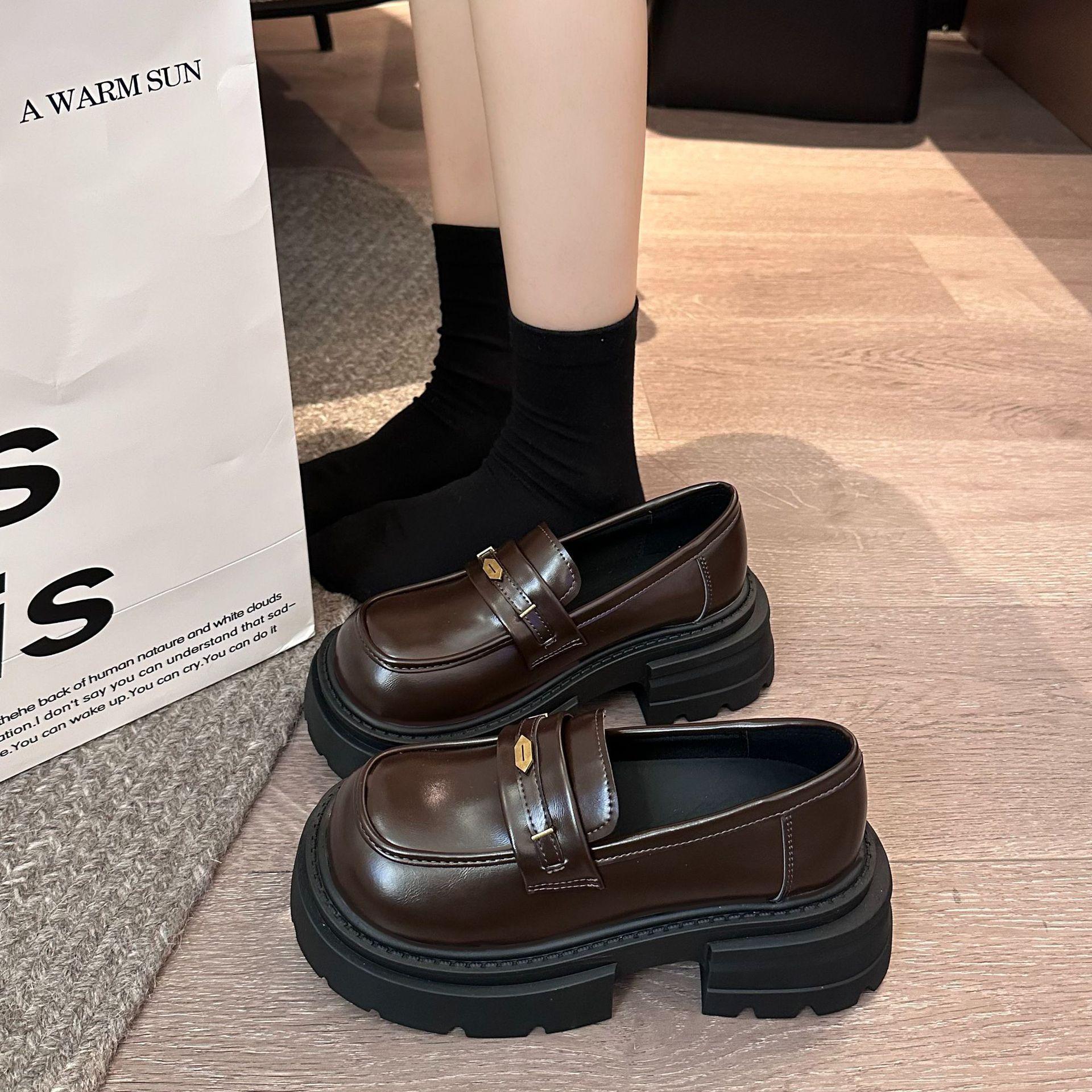 

Лоферы женские туфли одинарные 2025 новые весна и осень черные на платформе женские туфли в британском стиле маленькие кожаные туфли женские универсальные туфли 40 светло-коричневого