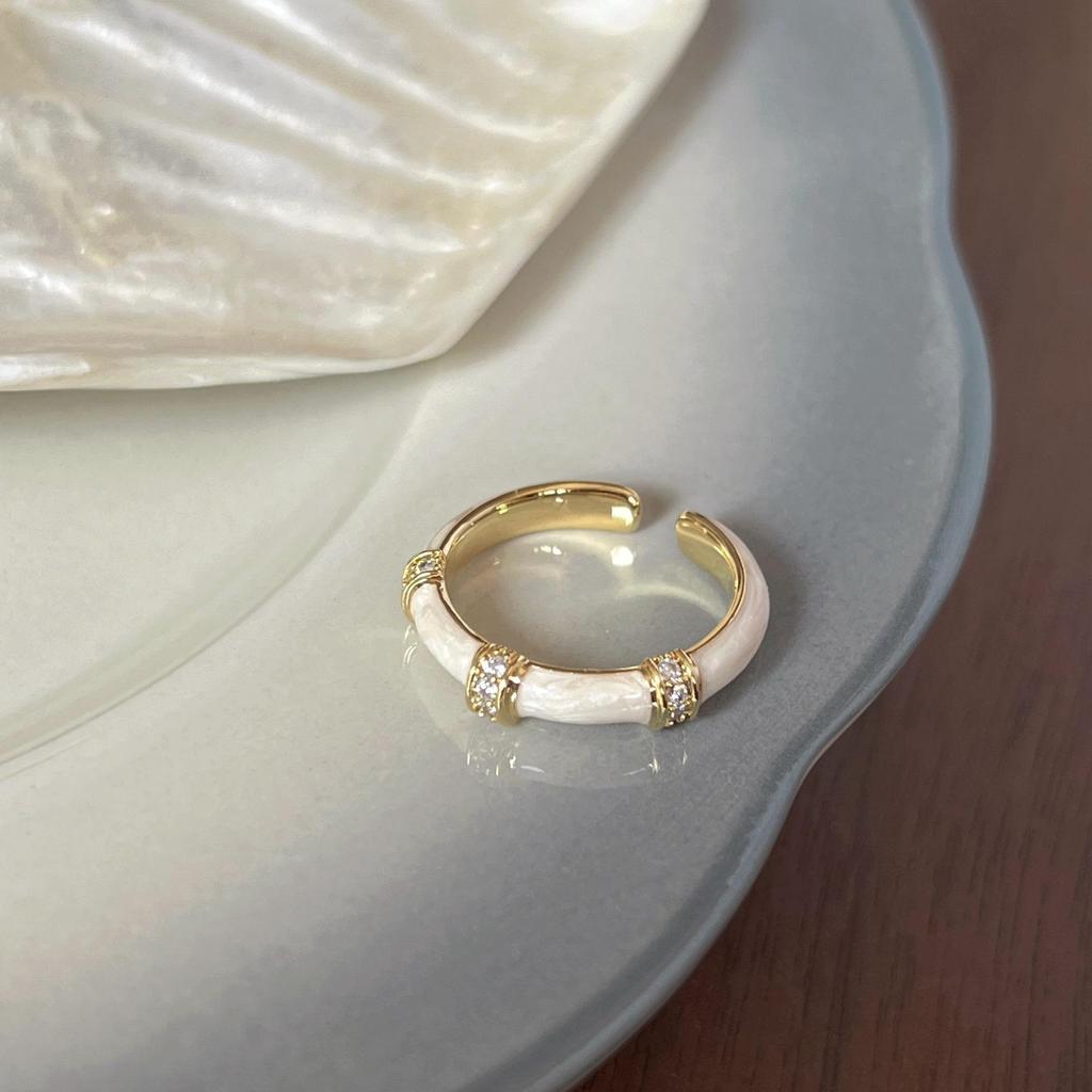 Purple Enamel Butterfly Ring - Luxurious and Vibrant, Versatile, Non-Fading Design for Women