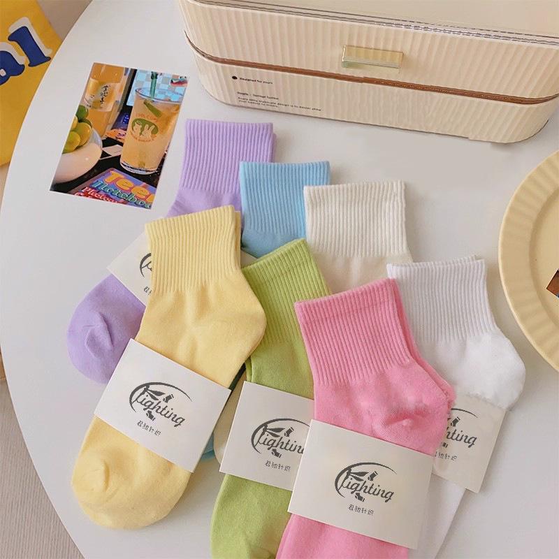 Women's Japanese Macaron Color Seamless Cotton Sports Socks - Anti-Pilling, Casual Versatile Hosiery.
