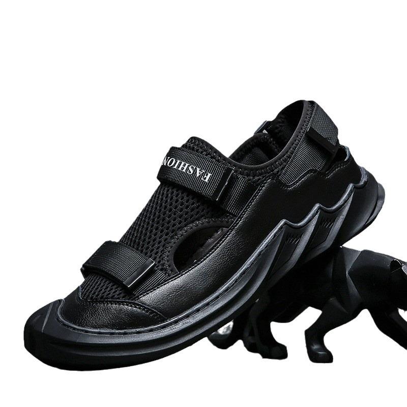 Herren Sandalen weiche Sohle Sommer neu Vietnamesische Römische Freizeit-Strandschuhe Netzlochschuhe atmungsaktive Zehenkappe Lederschuhe
