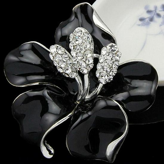 Elegant Rhinestone Lily Brooch – High-End Painted Flower Pin for Weddings