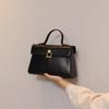 Women's Niche Design Handbag, Fashionable for Commuting, Retro, High-end Feeling, Single Shoulder Crossbody Tote Bag