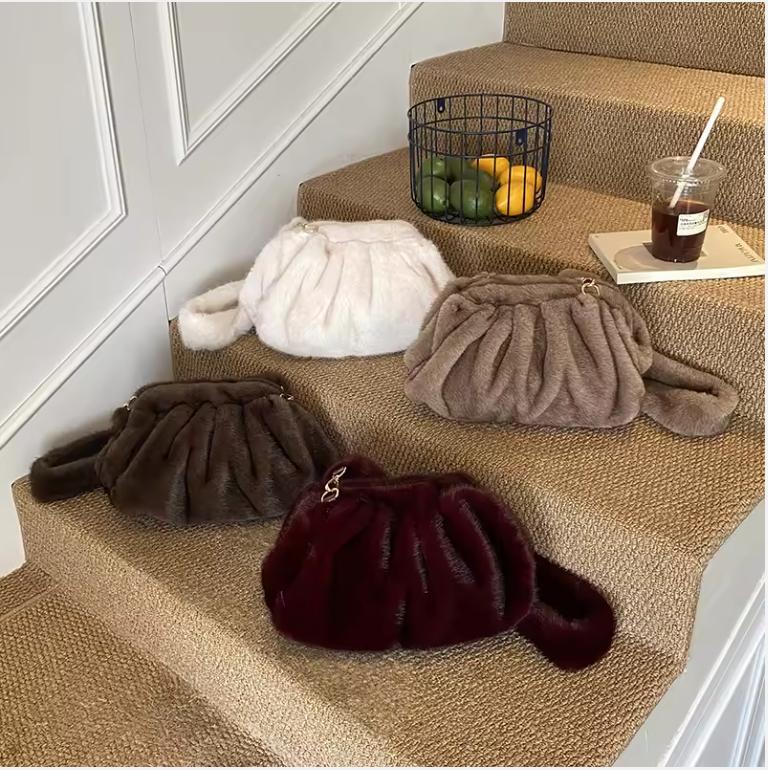 Fashionable Wrinkled Cloud Bag Soft Faux Fur Small Shoulder Bags for Women 2025 Winter Trend Korean Plush Handbags Crossbody Bag
