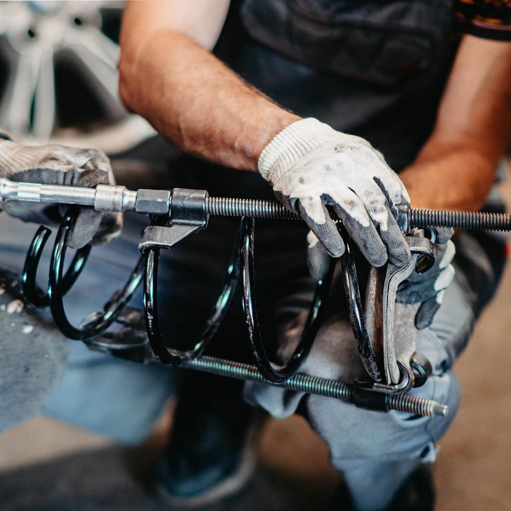 Socpuro Coil Spring Compressor, Set of 2, 373mm Total Length, for Spring Replacement, Automotive Suspension Maintenance, 4-Jaw, Cast Iron, 12.7mm Driv