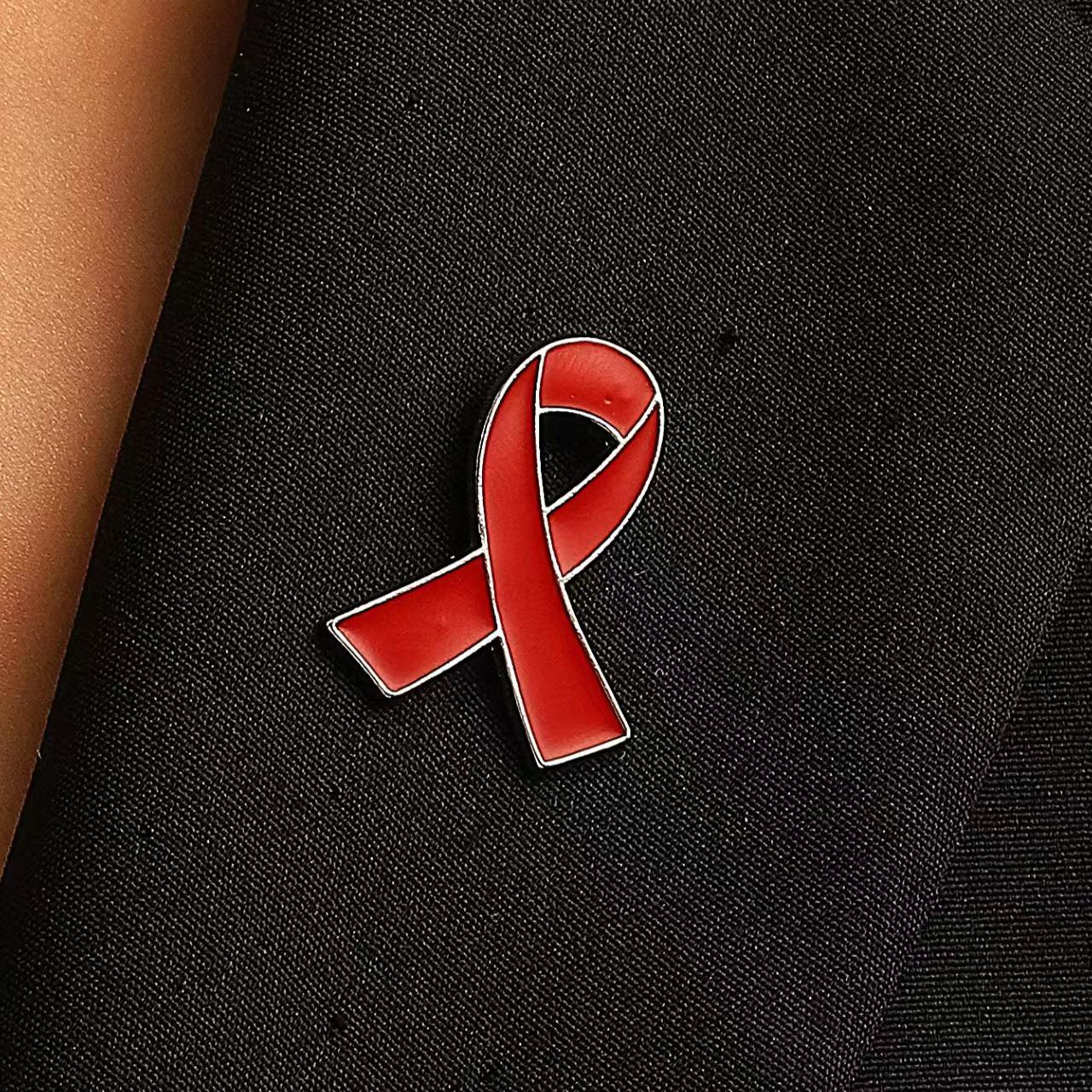 

Набор украшений с красной лентой для осведомленности о раке груди и СПИДе: Ожерелье, Браслет медсестры, Бейдж