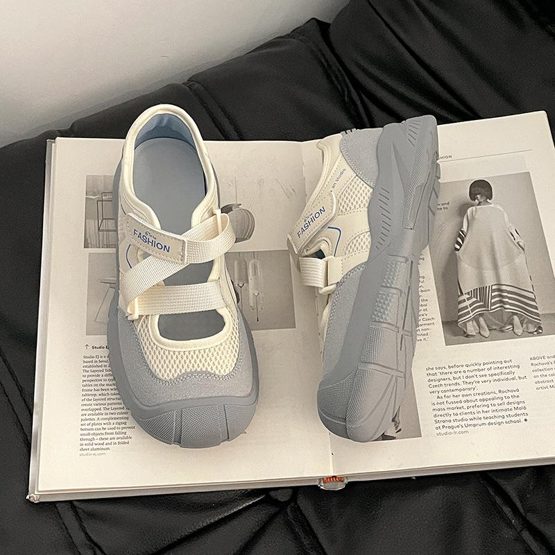 Fashion retro design feeling ugly and cute breathable casual shoes women's 2025 new summer wear versatile sports sandals