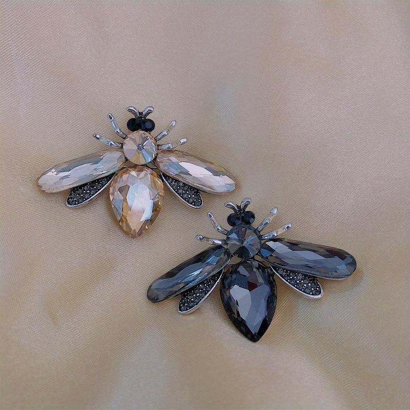 1pc Creative Cute Bee Brooch Fashion Crystal Insect Rhinestone Corsage Women Coat Suit Accessories Pin Vintage Enamel Animal Brooch