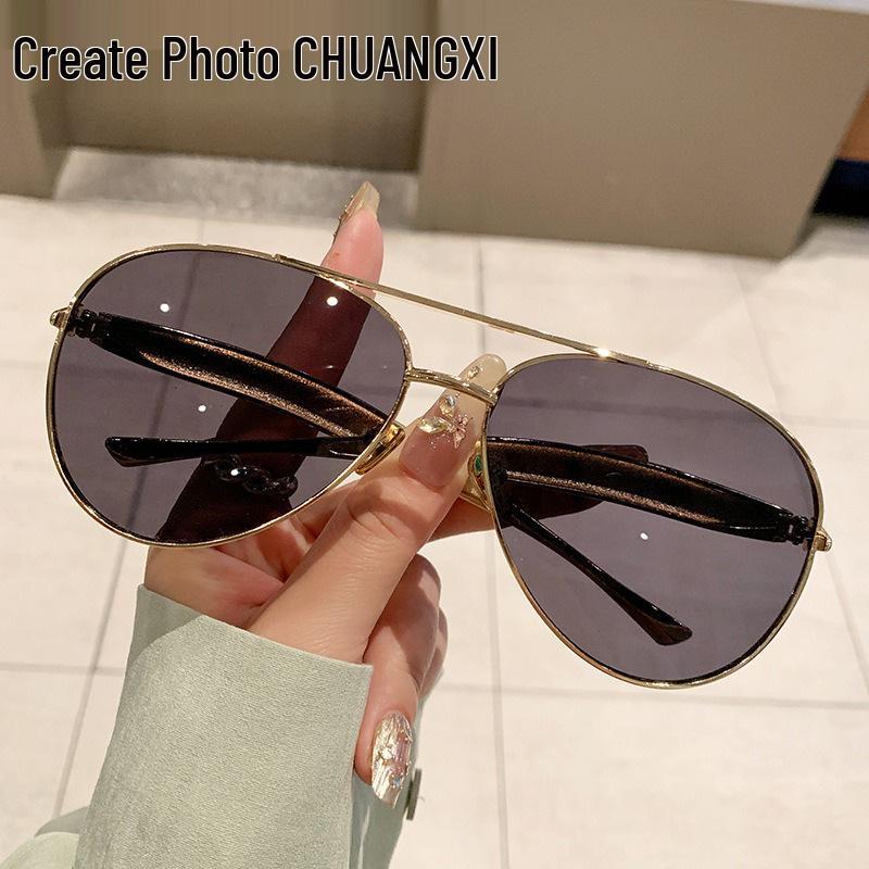 Chic Oversized Mirror Frame Unisex Sunglasses with Unique Fish Leg Design