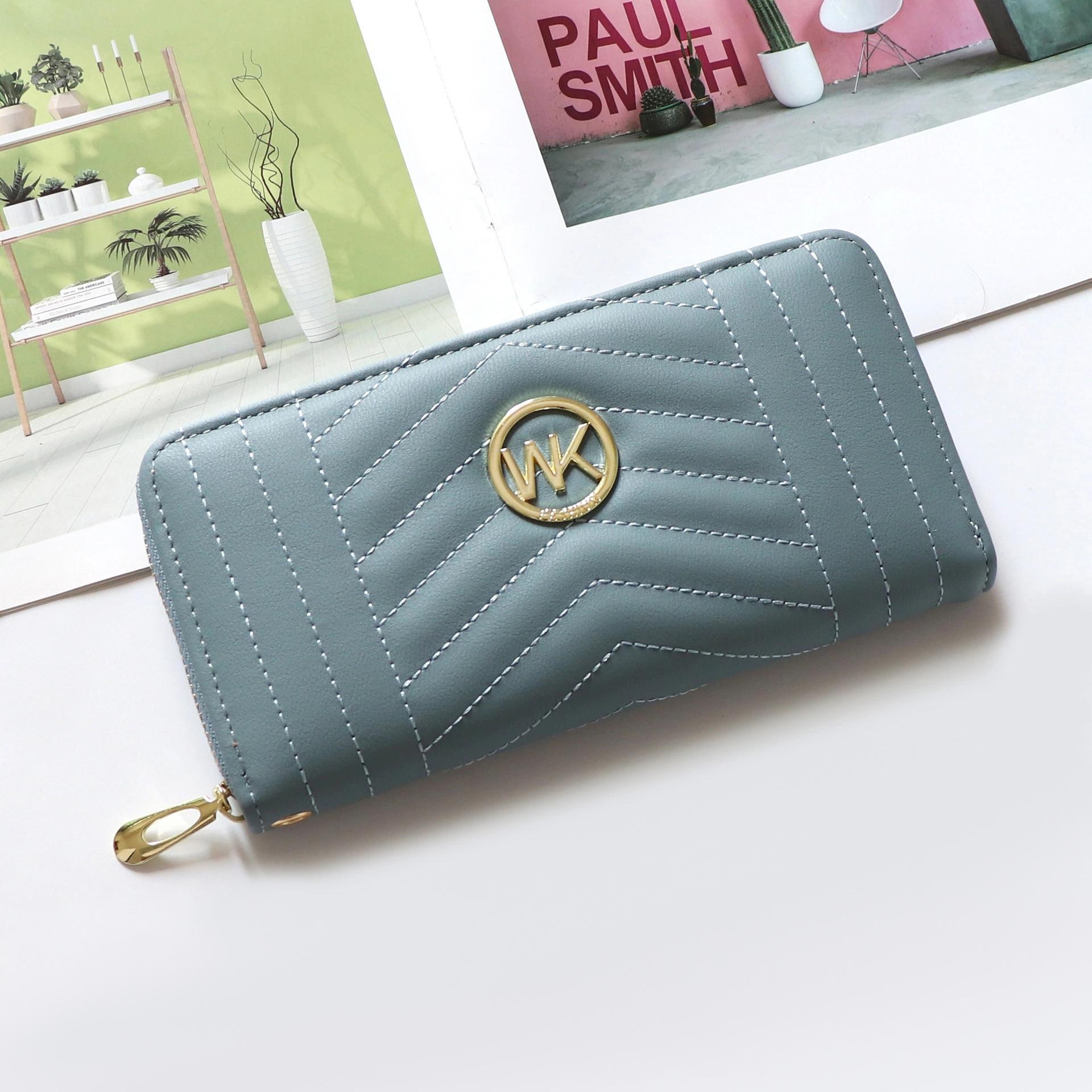 

Женский многофункциональный длинный кошелек на молнии, клатч, кошелек для монет и карт 19 * 9.5 * 3cm небесно-голубой