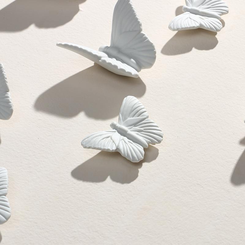 Stile Nordico Delicato Bellissimo Bianco Ceramica Farfalle Soggiorno Hotel Parete di Sfondo Pendente Farfalla Decorazione per la Casa WWO66