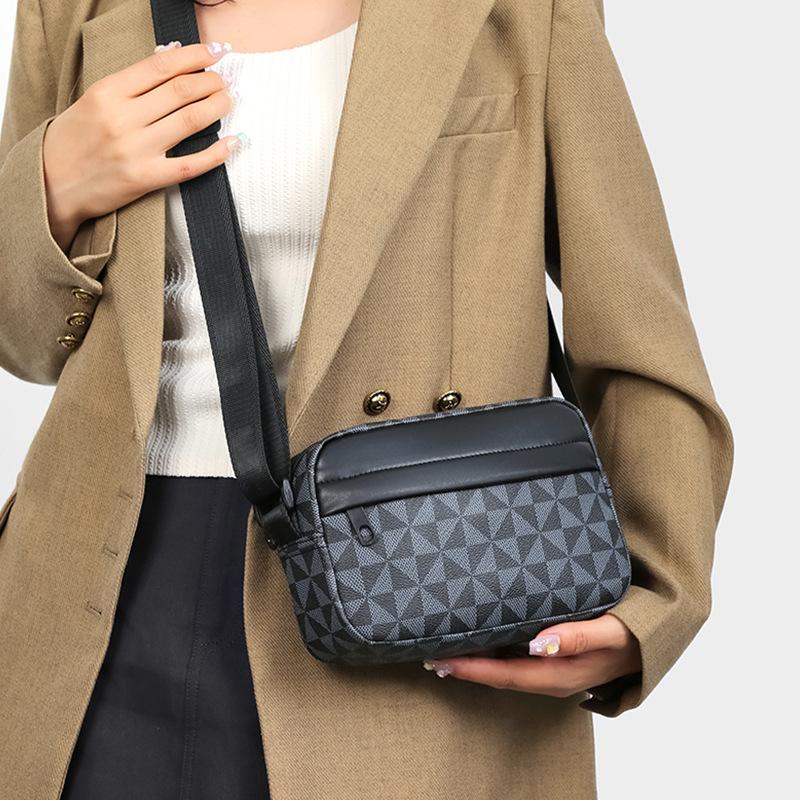 Men's bag One shoulder messenger bag New trend texture Fashion town store treasure Printed small square bag bags
