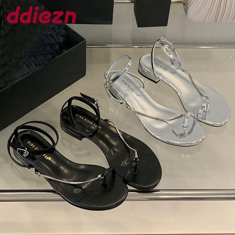 Fashion New 2025 Fashion Metal Chain Footwear Shallow Women Flats Sandals Shoes Round Toe Ladies Flats Sandals Shoes Female Flip Flops