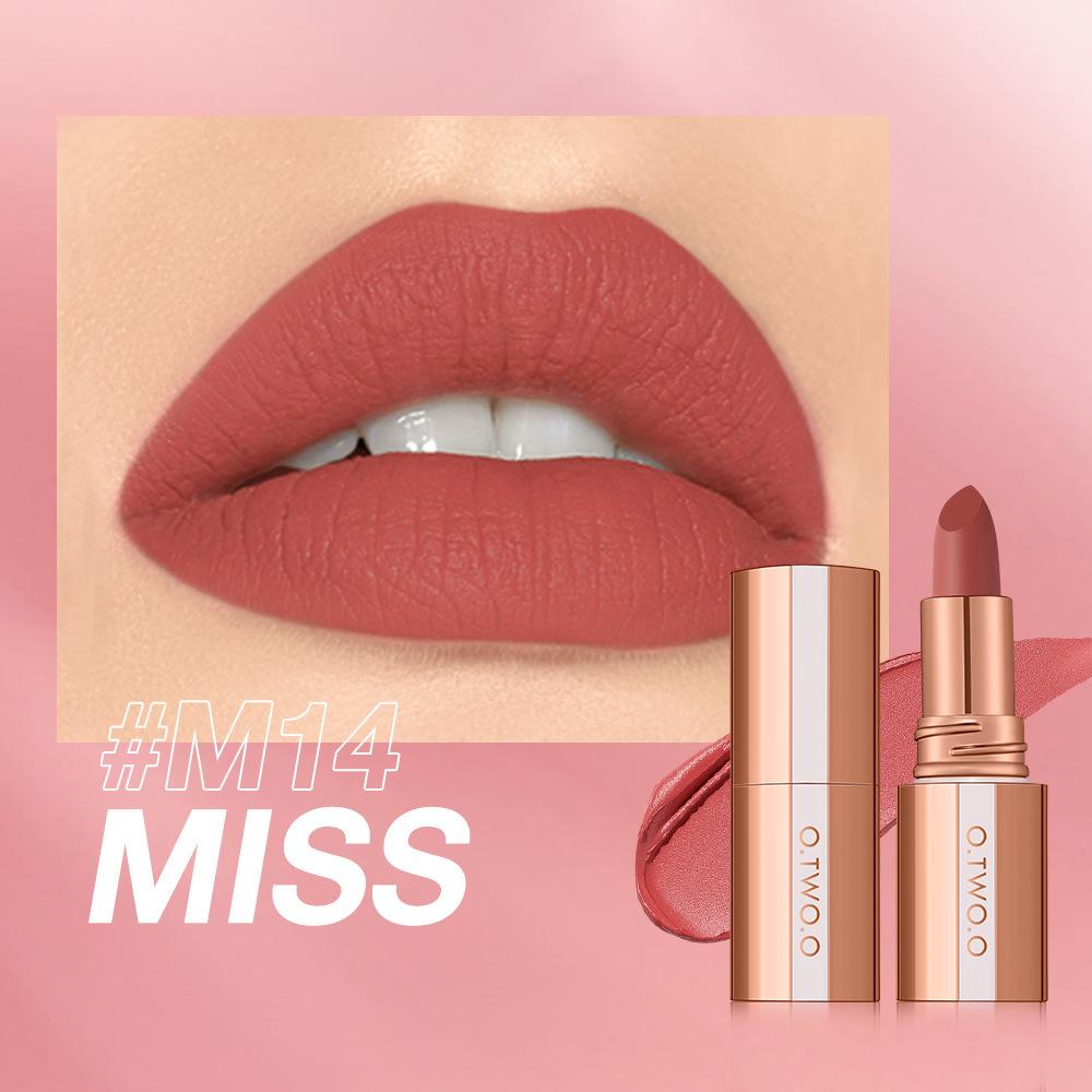 O.TWO.O Rossetto Opaco Colore Bloccante Bacio Nebbioso – Rossetto Opaco Vellutato a Nebbia Leggera Lunga Tenuta