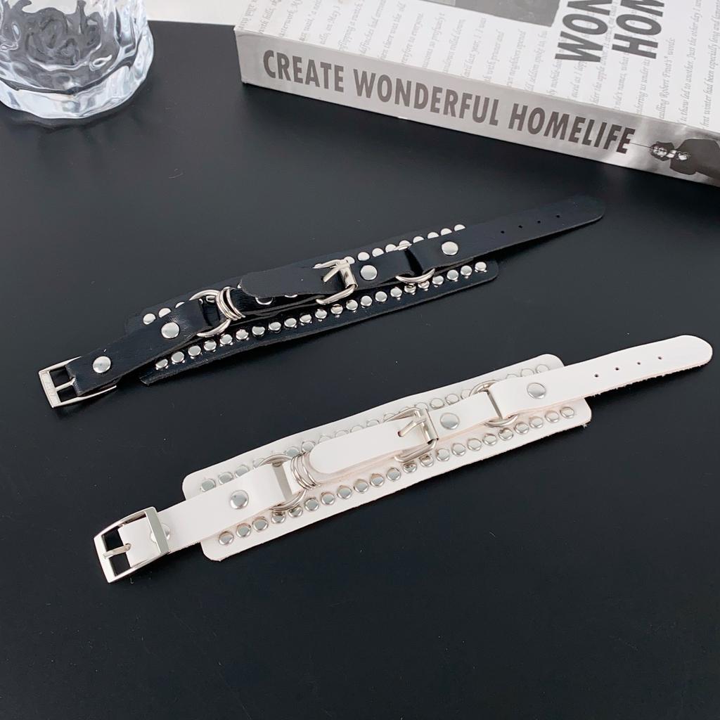 Coole attraktive Lokomotive Punk-Stil Nietenarmband Gürtelform Koreanische Version Hochwertiges Armband Mode Süß Cool Hip Hop Schmuck