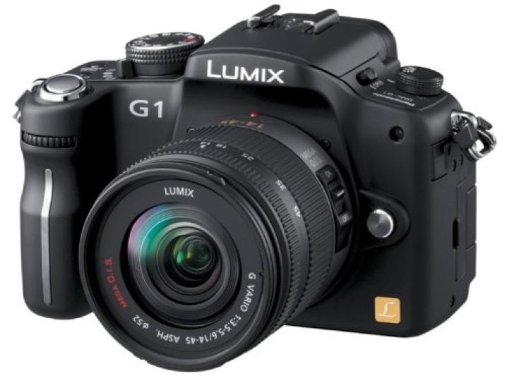 

Цифрова камера Panasonic з одним об єктивом LUMIX G1, комплект об єктивів Comfort Black DMC-G1K-K