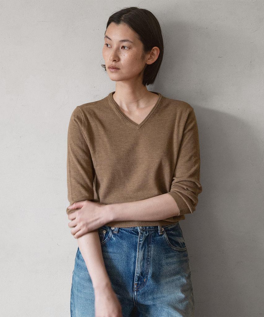 ANOTHER OFFICE WOMEN W. V-Neck Solid Knit (Light Brown)