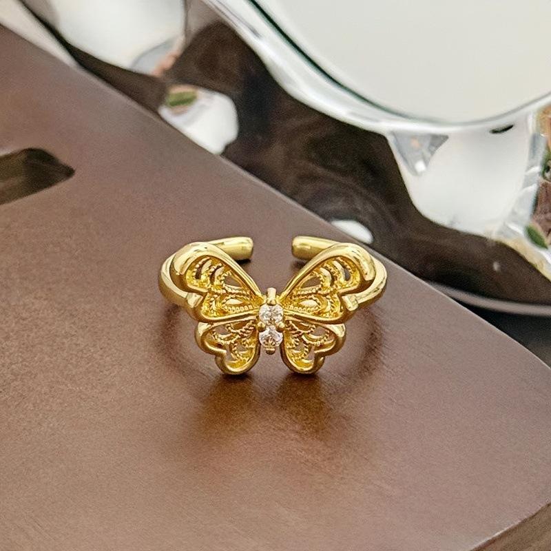 Mittelalterlicher Luxus High-End Hohle Spitze Schmetterling Offener Ring Weiblichkeit Nischendesign Retro Ring