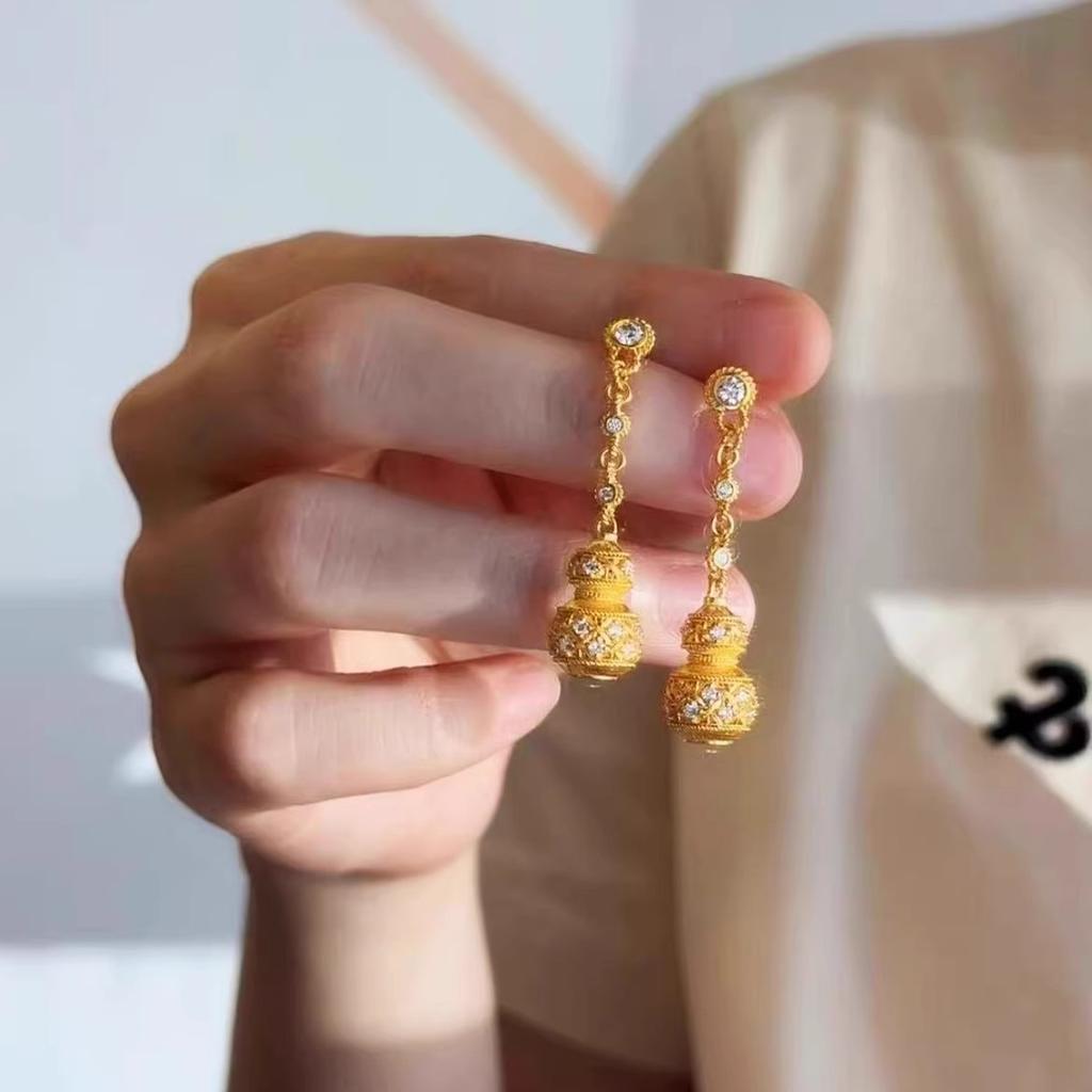Vintage Exquisite Diamonds Inlaid Gourd Earrings for Women Exquisite Autumn and Winter Style Classic Earring Banquet
