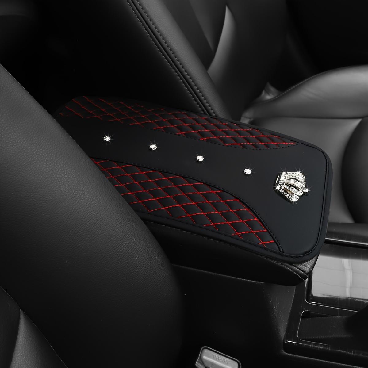Un Coussinet d'Accoudoir de Voiture Orné de Strass Artificiels, Présentant un Design de Couronne Bling-Bling, Fabriqué avec des Motifs Brodés