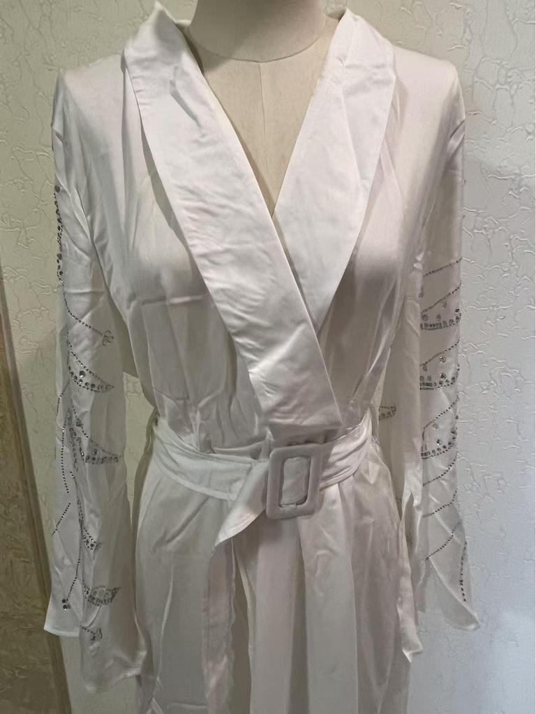 2024 Herbst Strassgürtelkleid Robe für Frauen aus dem Nahen Osten