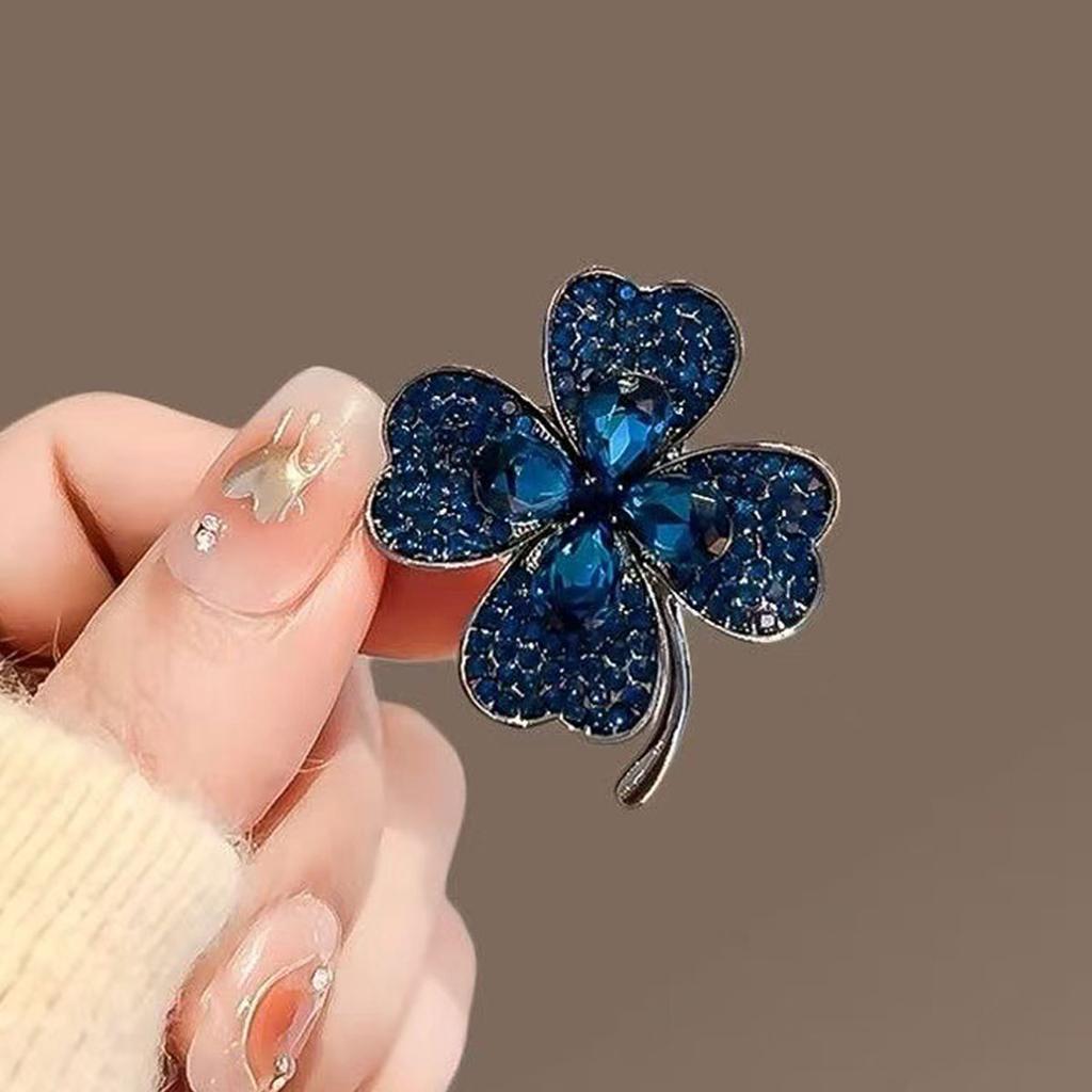 Latest Women'S Brooch Diamond Clover Brooch Simple Temperament Pin Corsage Summer Jewelry Gifts Accessories Jewelry