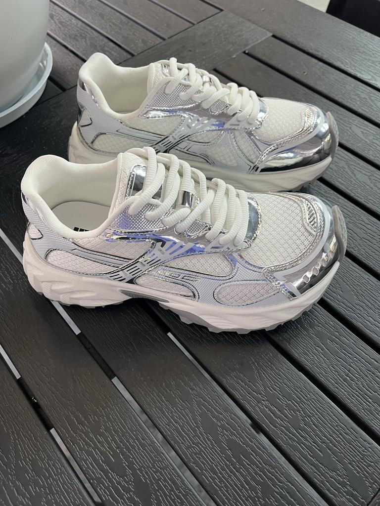 Lightweight and breathable thick-soled heightening dad shoes women's spring new shoes casual sports shoes tide