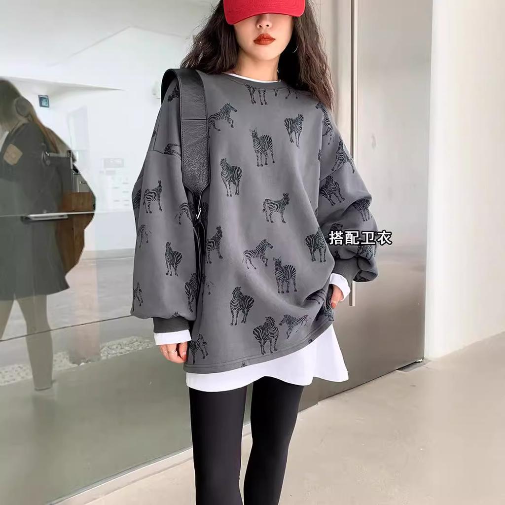 White T-shirt, Women's Clothing, Autumn and Winter Tops, Niche Bottoming Shirt, Long-sleeved Loose Stacking, with Sweater Inside