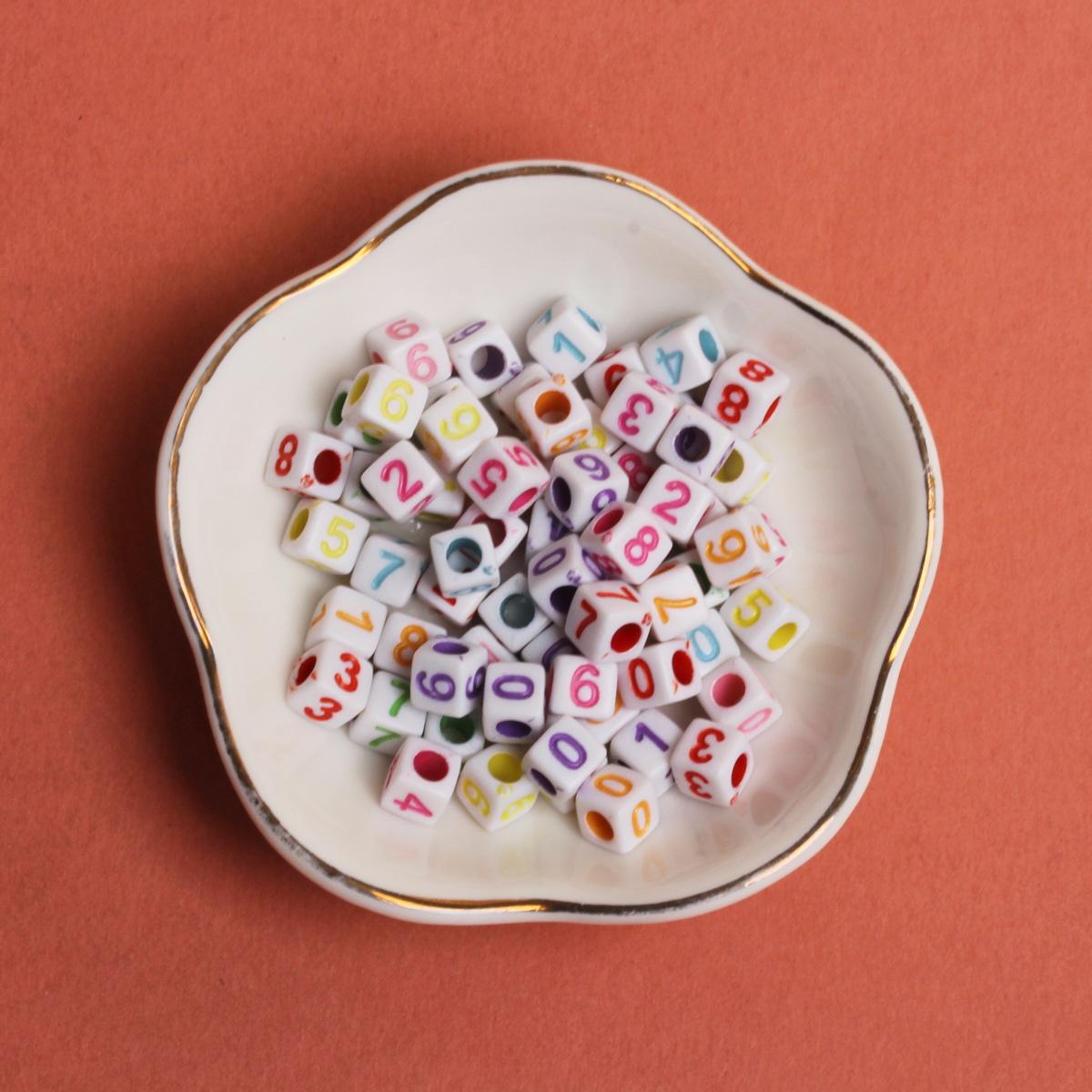 

Разноцветные кубические бусины 5,5 мм Аксессуары для бисероплетения Ручная работа 40 шт. Квадратные акриловые Сделай сам Колье с цифрами Рассыпные бусины Изготовление ювелирных изделий Подвески Аксессуары