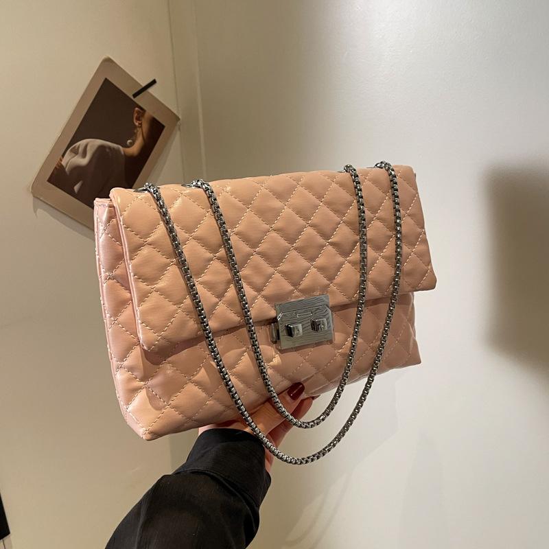 

2024 spring new trendy fashion solid color temperament Korean version simple foreign style crossbody crossbody rhombic chain small square bag рожевий