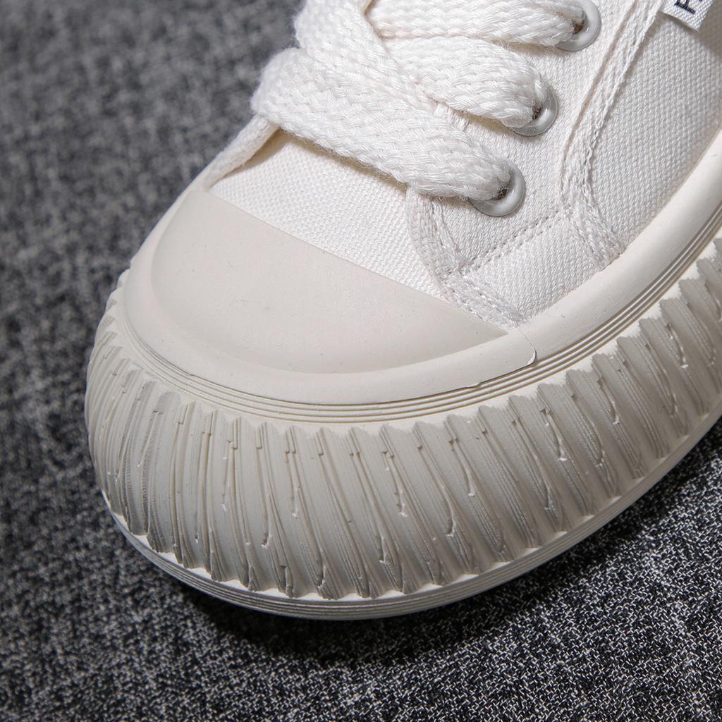 Half Dragged White Shoes for Women Breathable and Casual Canvas Shoes