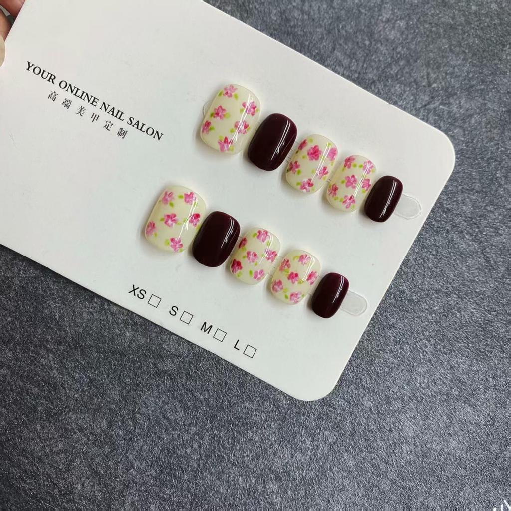 Autumn/Winter High-End Handmade Floral Wearable Nails - Short, Elegant, Removable Design