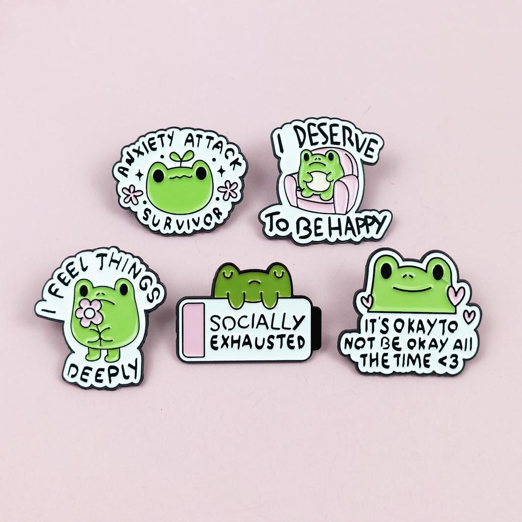 Charming Frog Brooch: Creative English Letter Metal Badge for Bags