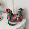 Fashionable Retro Style Crossbody Tote Bag In Elegant Floral Design Perfect For Everyday Use