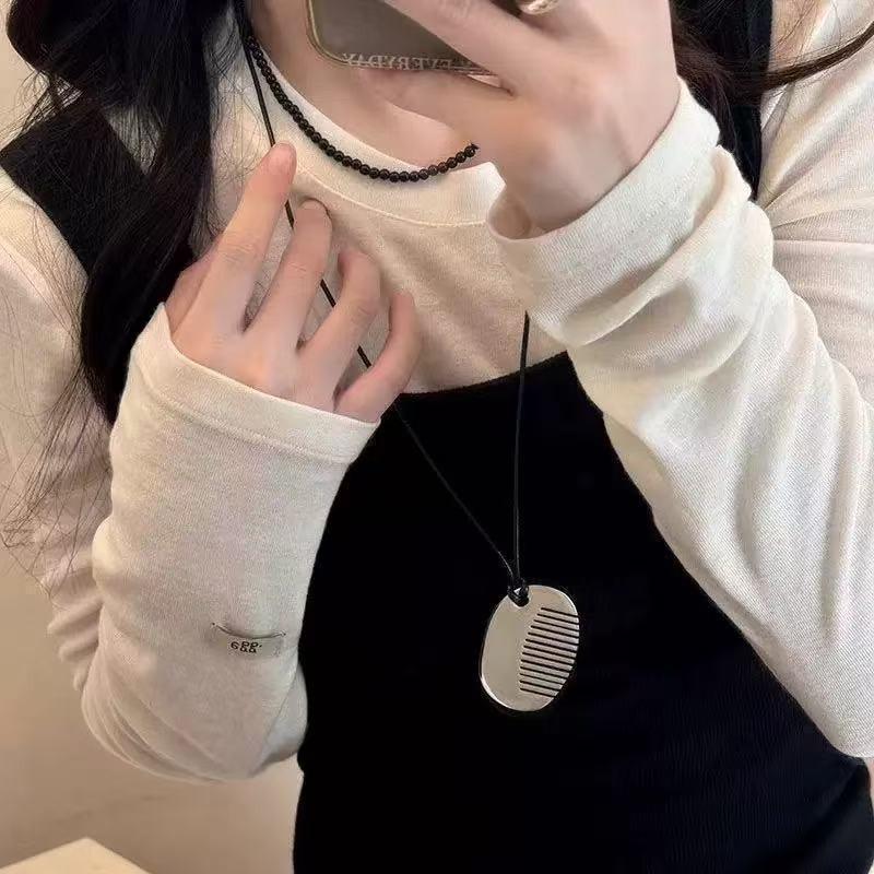 Sweet and cool lava love necklace women's tide niche high-end design sweater chain versatile personality sweater chain men