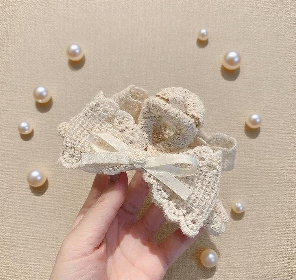 Elegant Bow Knot Lace Hair Clip for Women, Artistic Shark Style Bun Claw Clip