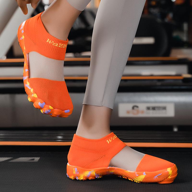 Unisex Non-Slip Indoor Fitness Shoes: Soft Sole for Treadmill, Squat, Yoga, Training & Jump Rope.