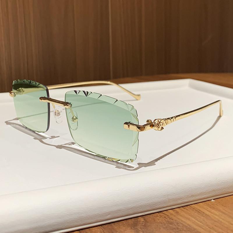 Metal Square Sunglasses With Pc Lenses For Outdoor And Party Looks