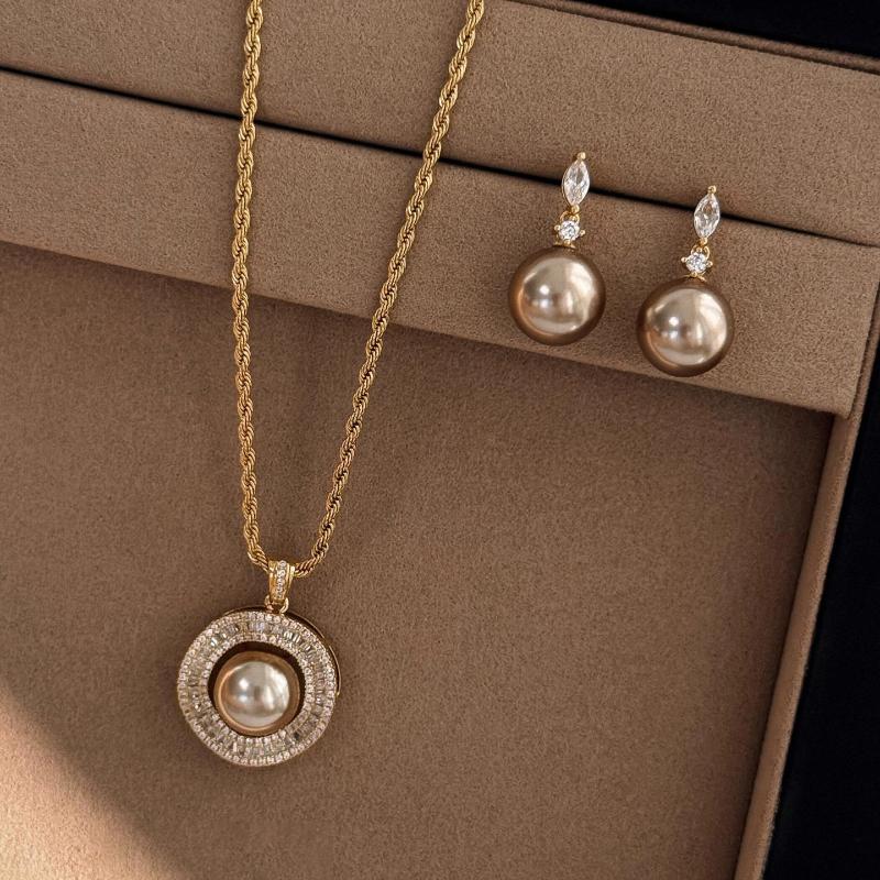 Simple round beads champagne gold pendant necklace new fashion and high-end pearl earrings for women banquet jewelry sets