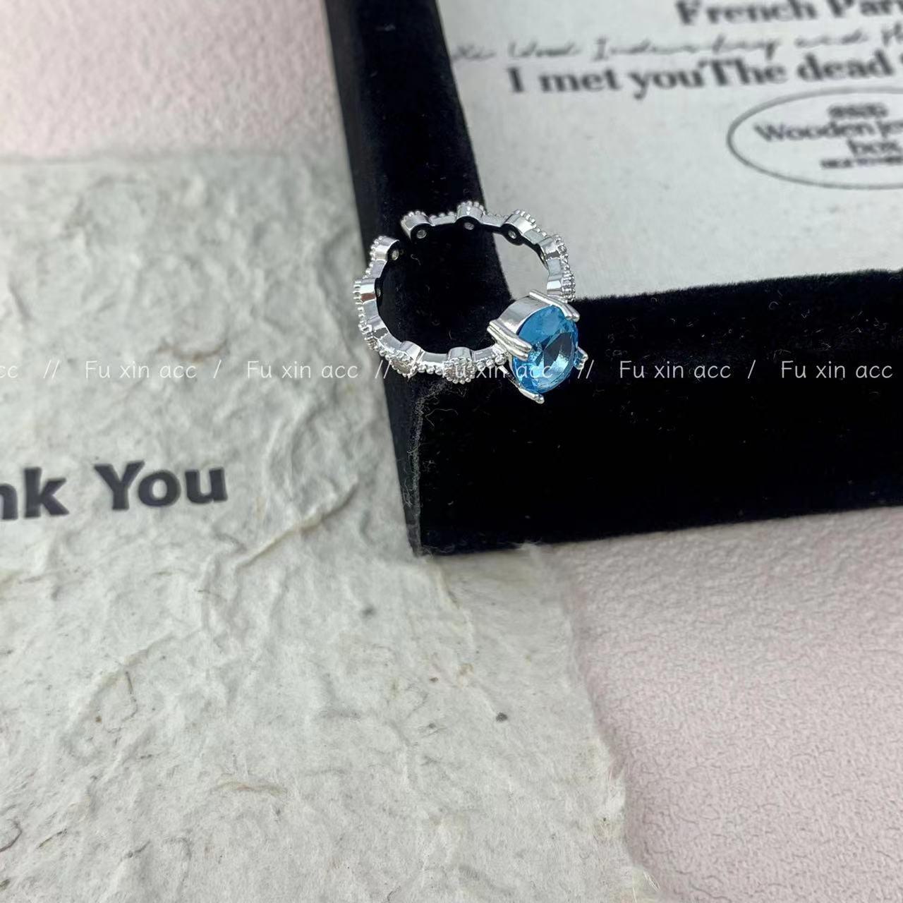 

Изысканные овальные серьги с топазами и сапфирами — шикарные и универсальные украшения для женщин