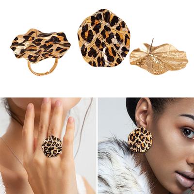Set di Orecchini e Anelli in Lega con Stampa Leopardata Vintage Accessorio Moda per Donne alla Moda Che Cercano Stili Unici da Indossare