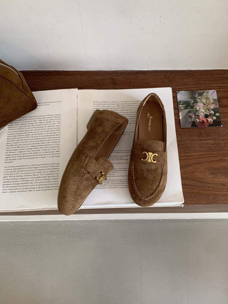 Korean retro one-pedal flat loafers women's 2025 autumn new fashionable and simple British style Doudou single shoes