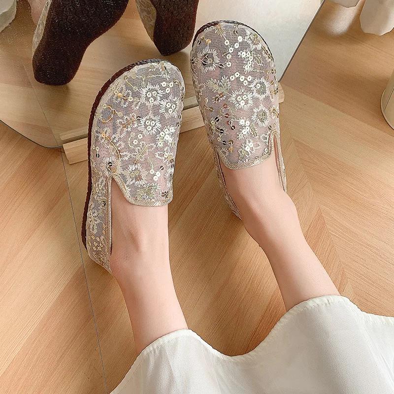 Fashion Women 2025 New Spring and Summer Flat Lace Mesh Hollow Breathable Soft Sole Slip-on Loafers