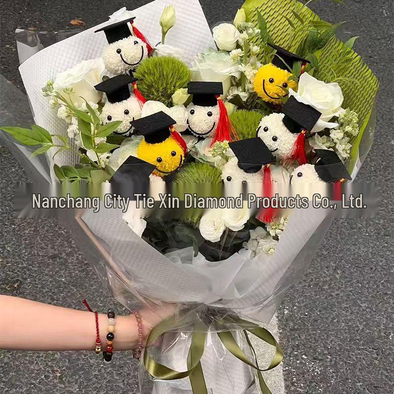 Customizable Mini Graduation Cap Wine Bottle Decoration with Tassel: Perfect for Graduation Parties & Events