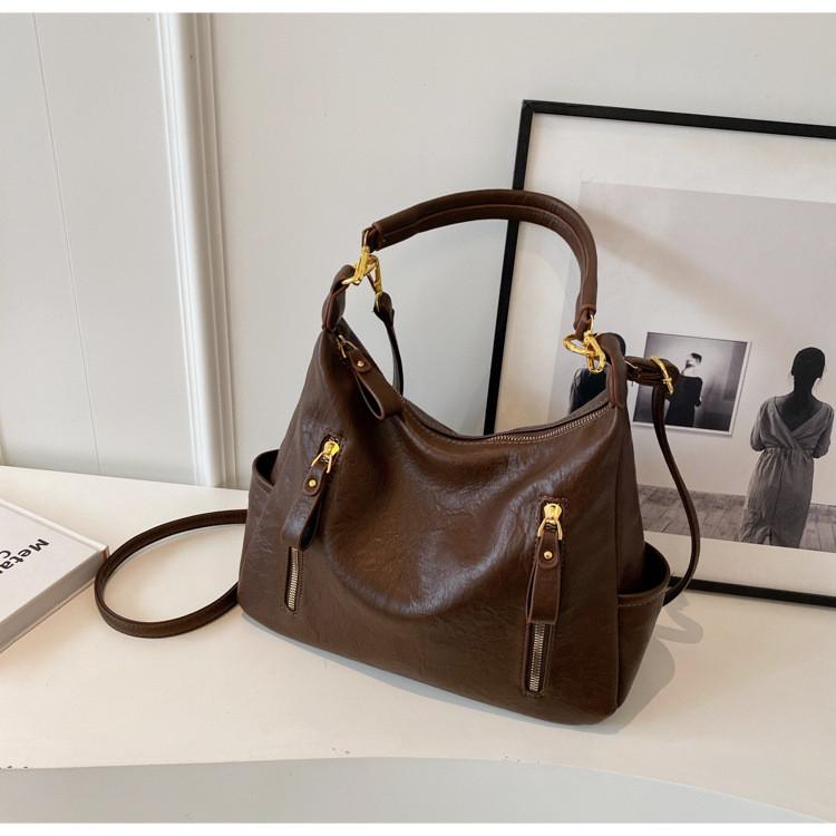 Ielgy Large Capacity Ladies Retro Shoulder Bag Fashion Cross-body Commuter Bag