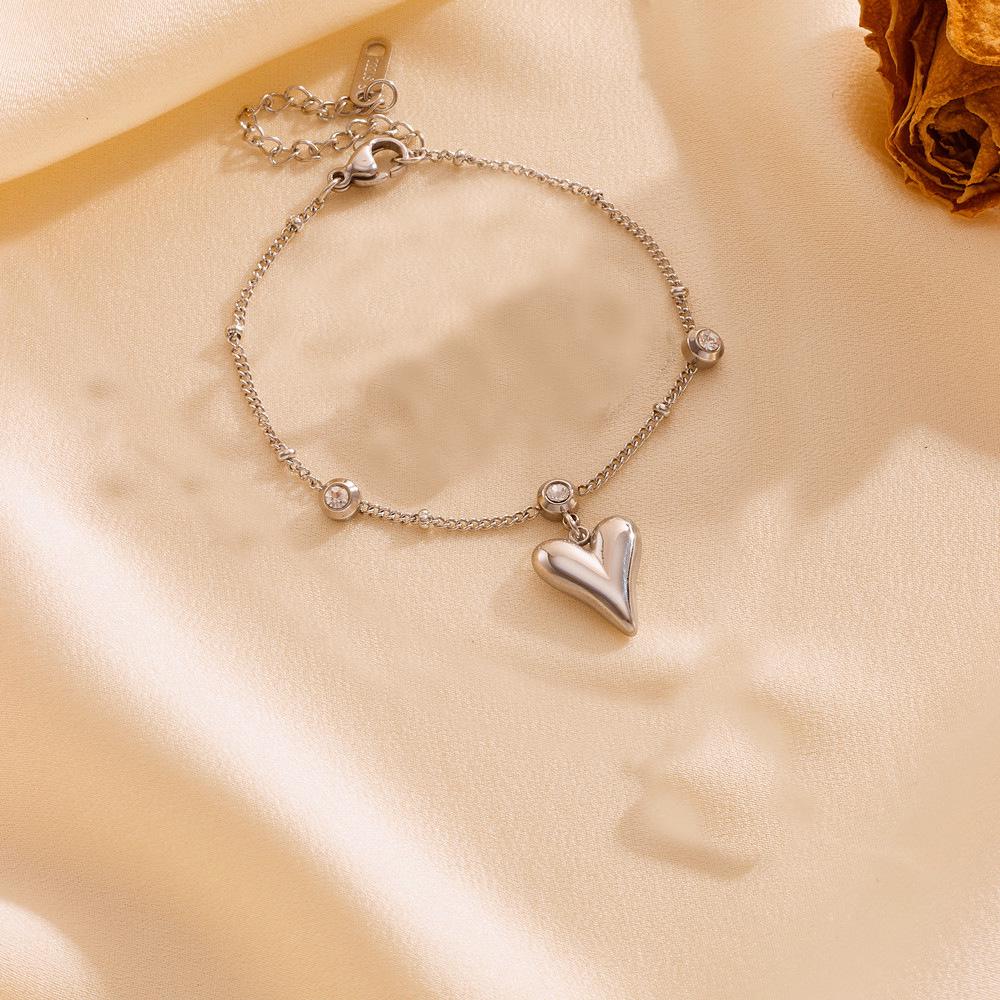 Trendy Heart-Shaped Stainless Steel Ankle Chain with Rhinestones - Simple, Durable Titanium Steel, Non-Fading Snake Chain Design