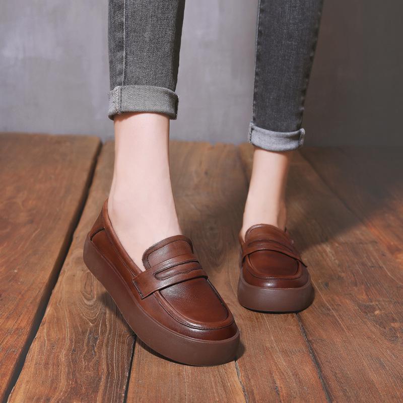 The first layer of cowhide loafers for women's spring and autumn 2025 new one-pedal single shoes with soft soles, retro British style small leather sh