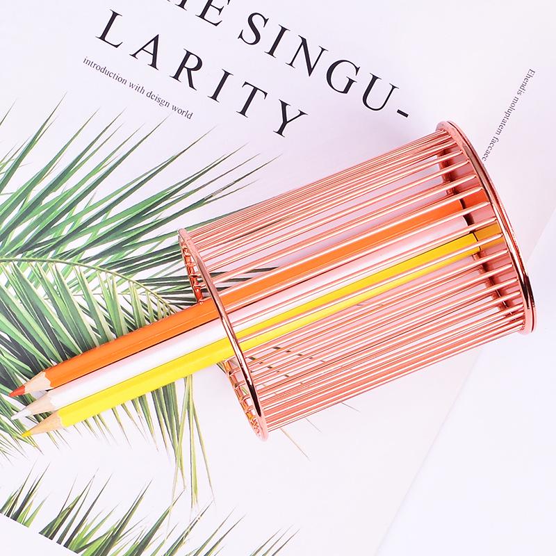 Minimalist Iron Art Metal Pen Holder with Hollow Design for Desktop Stationery Organization