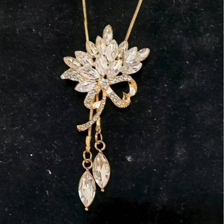 

Высококачественное ожерелье-свитер из жемчужного сплава: Японская и корейская мода в стиле легкой роскоши для осени/зимы - женский аксессуар